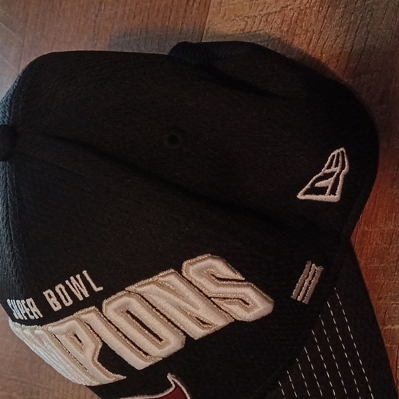 Buc's super bowl champions hat NWT NFL🖤 - Picture 5 of 8